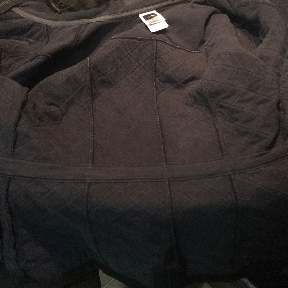 Small North Face Black Jacket - Picture 7 of 7
